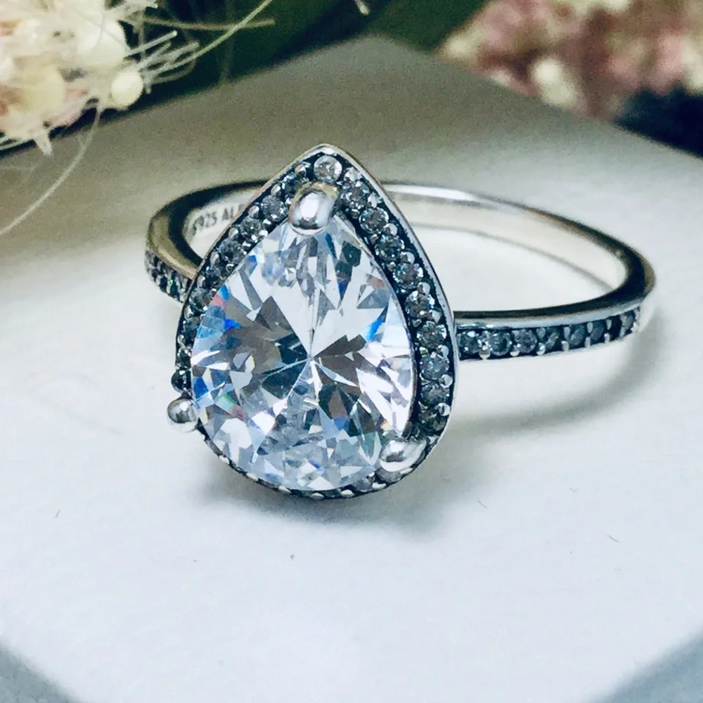 - Original pandora teardrop ring size 8 - Picture 3 of 5